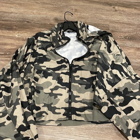 Zara Camouflage Cropped Jacket - M - Picture 1 of 3